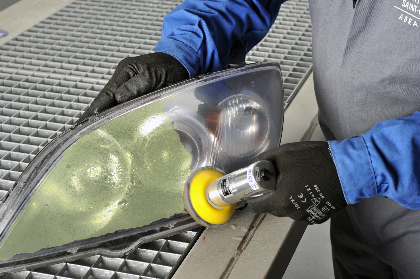 Восстановление качества света с помощью полировки фар